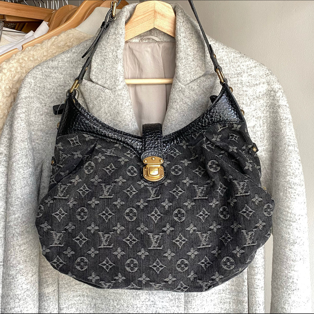 Louis Vuitton Monogram Denim Shoulder Bag – I MISS YOU VINTAGE