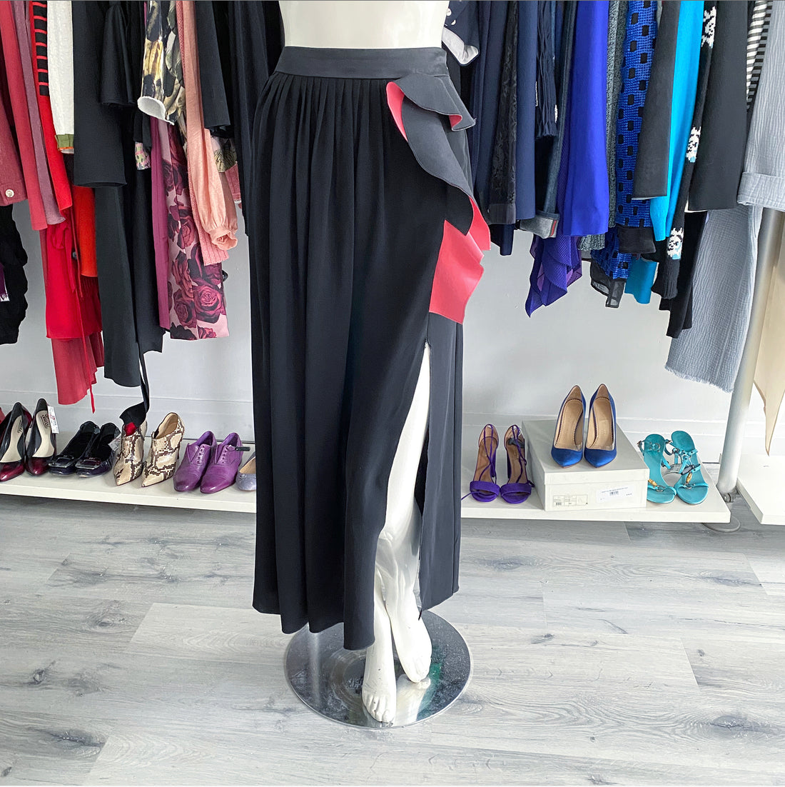 Roksanda Spring 2015 Lorette Black Long Skirt with Pink Ruffle - 8 / 10