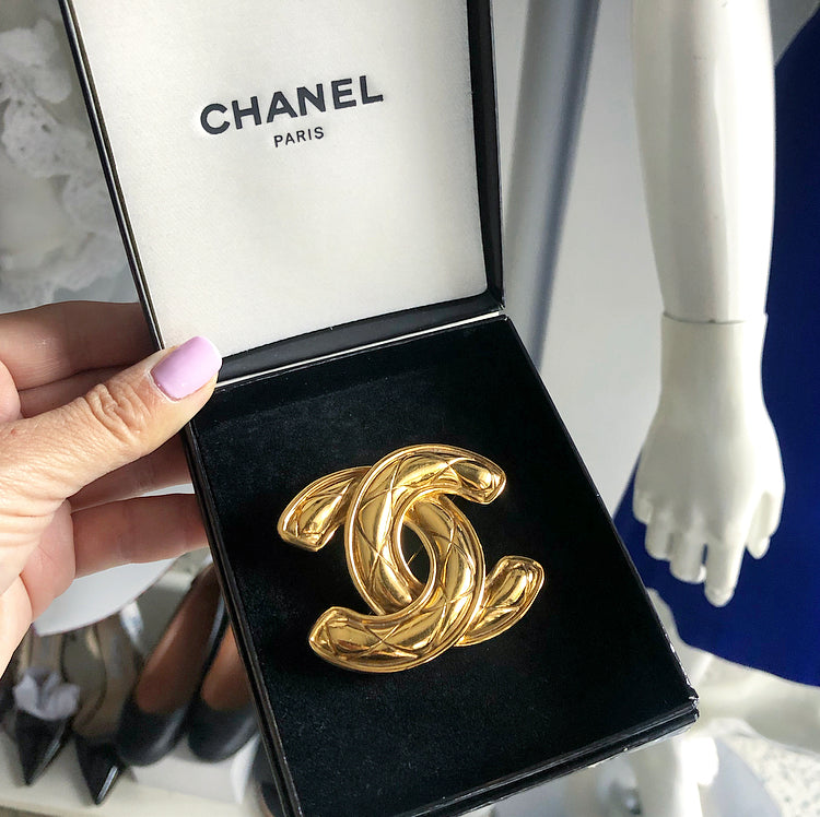 Chanel Vintage 1990's Large Quilted CC Logo Brooch Pin – I MISS YOU VINTAGE