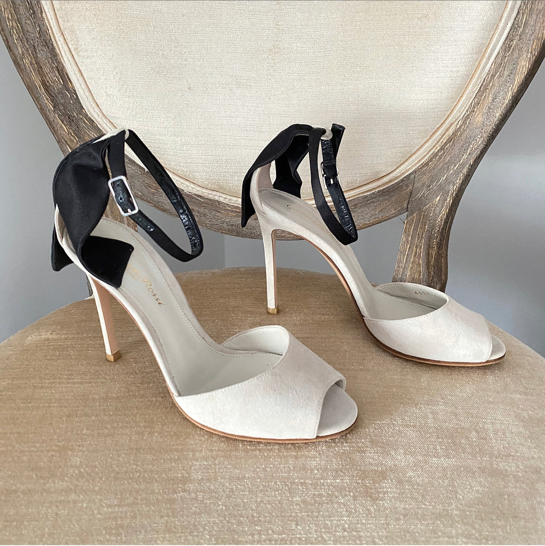 Gianvito Rossi Light Grey Suede Heels with Black Satin Detail - 36 / 5.5