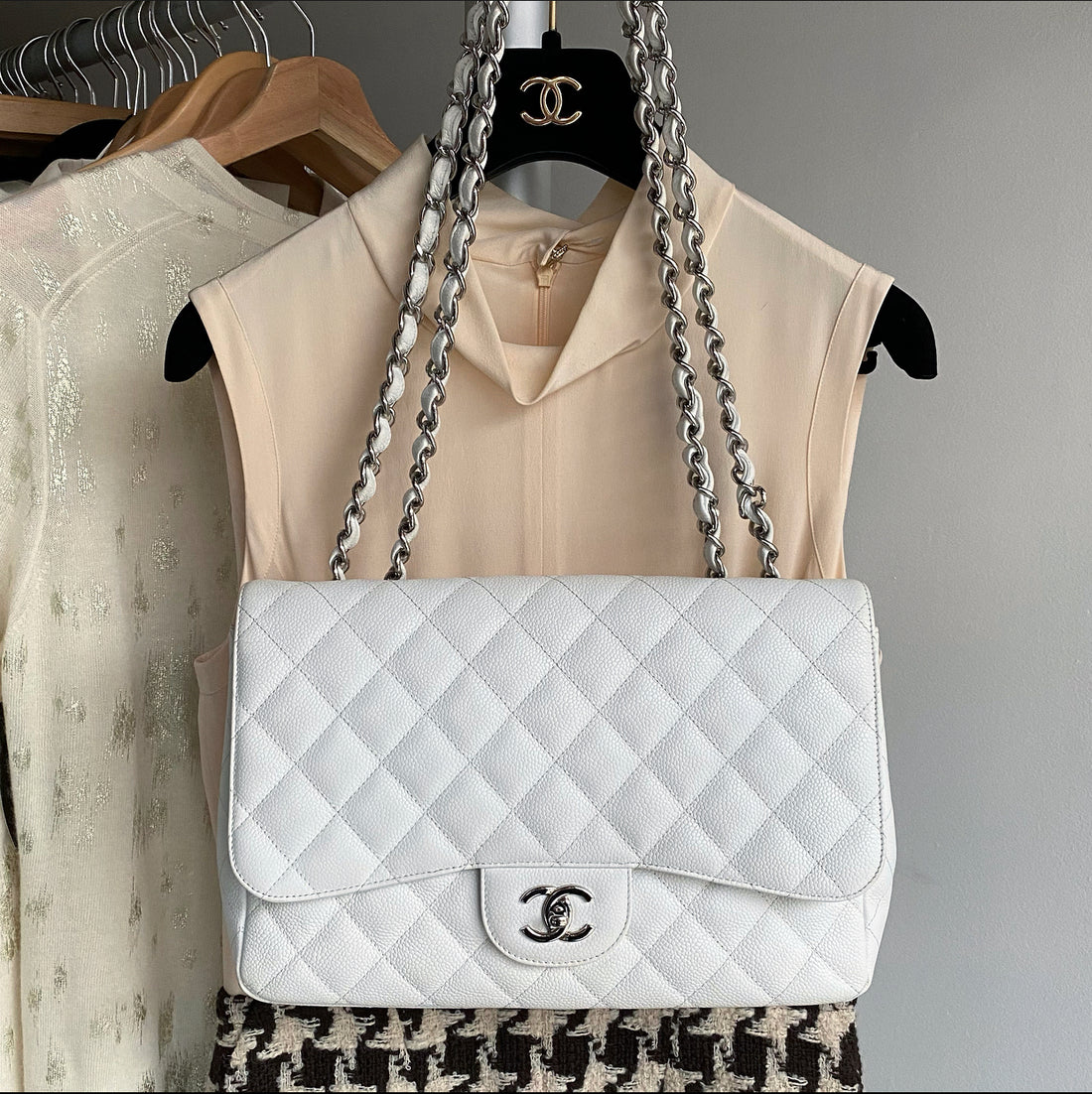 Chanel White Jumbo Quilted Classic Caviar Single Flap Bag – I MISS