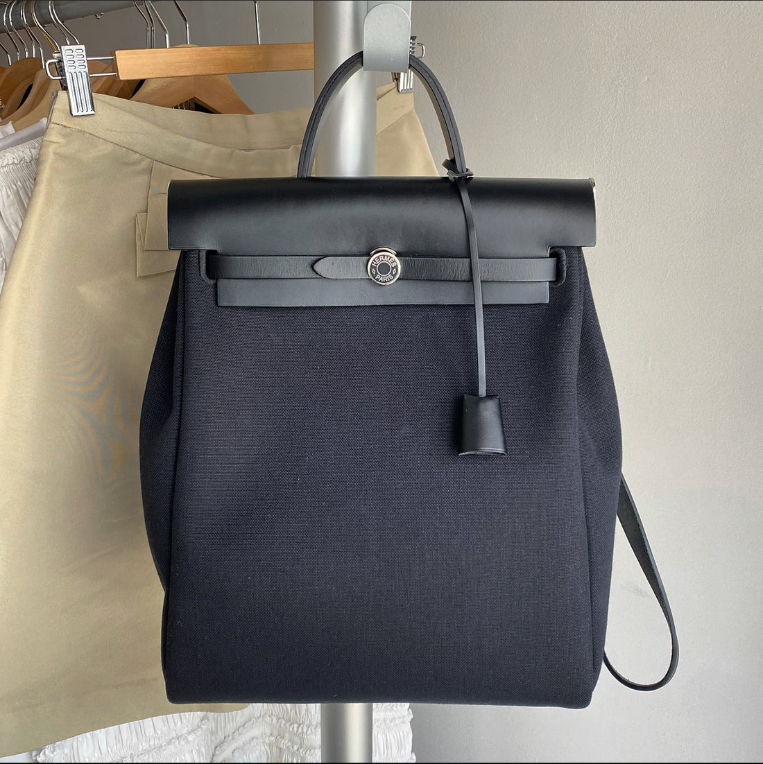 Hermès 2021 Toile & Vache Hunter Herbag a Dos Zip Retourne Backpack -  Orange Backpacks, Handbags - HER546176