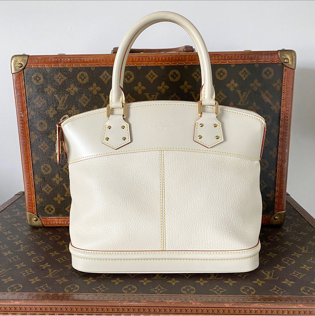 Authentic Louis Vuitton Suhali Lockit MM Hand Bag White Ivory
