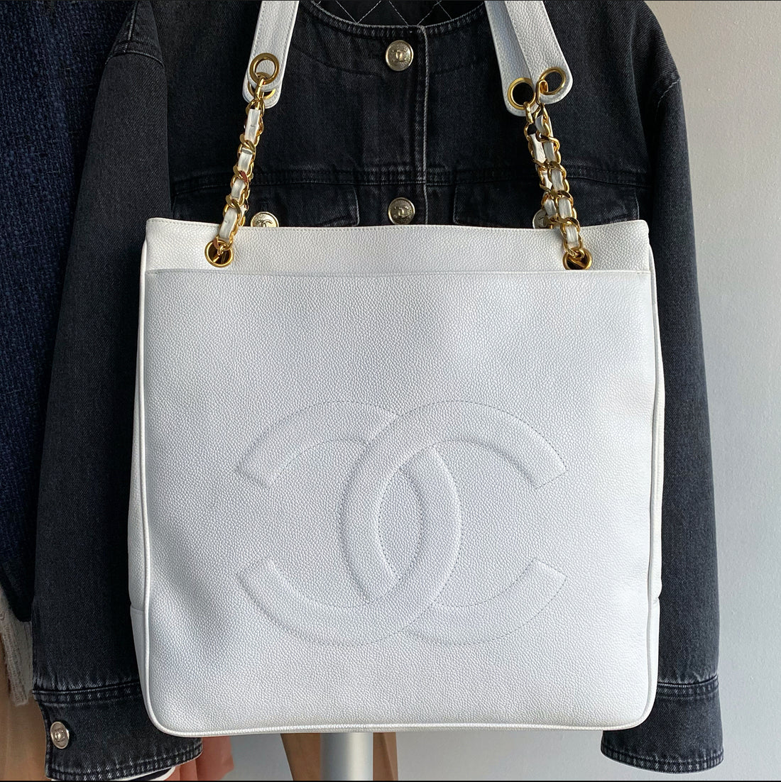 Vintage white hot sale chanel bag