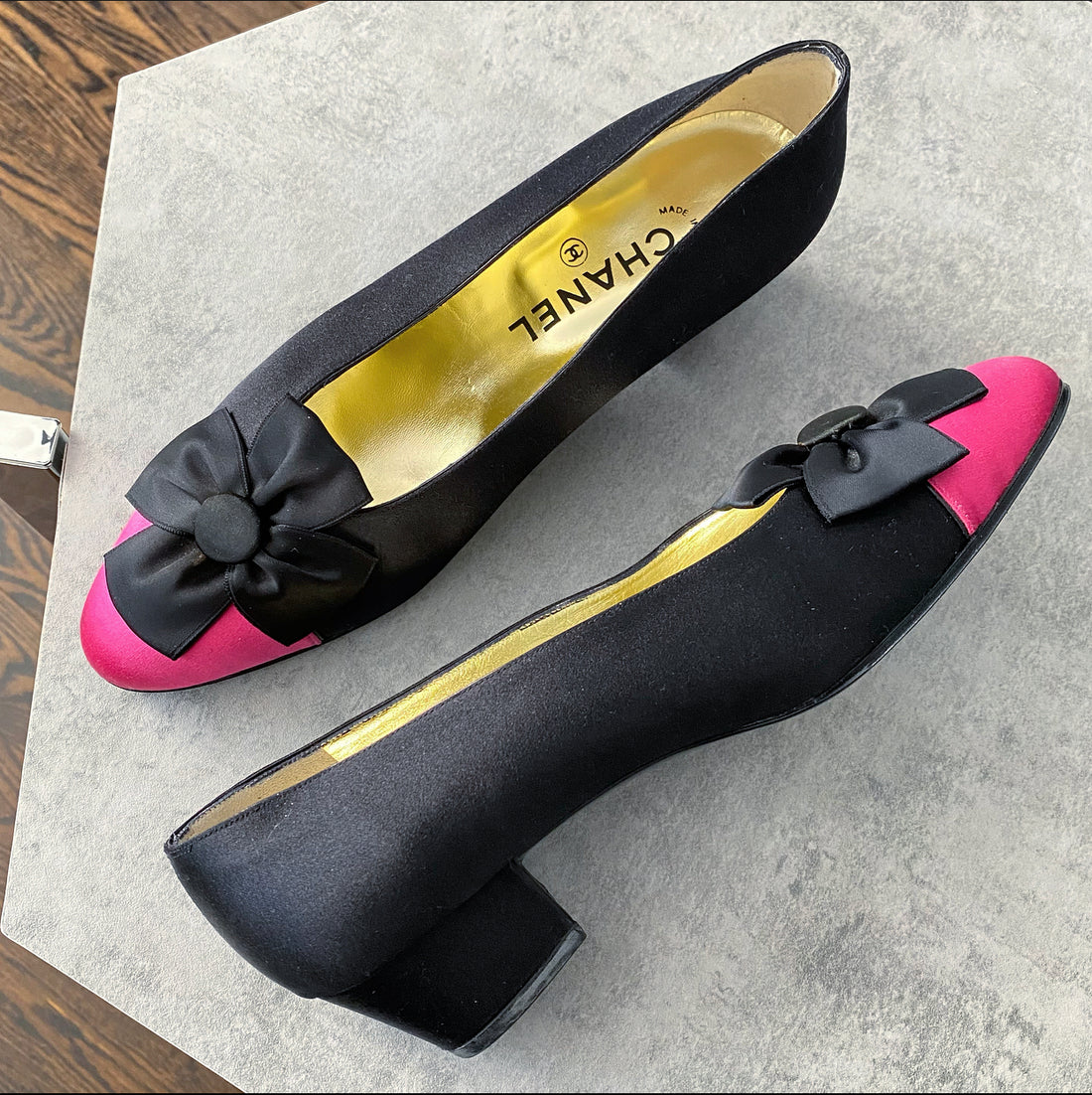 Chanel 87A Black and Pink Satin Pumps - 37.5