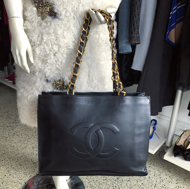 Chanel Vintage 1994 XL Smooth Lambskin Leather CC Chain Tote Bag