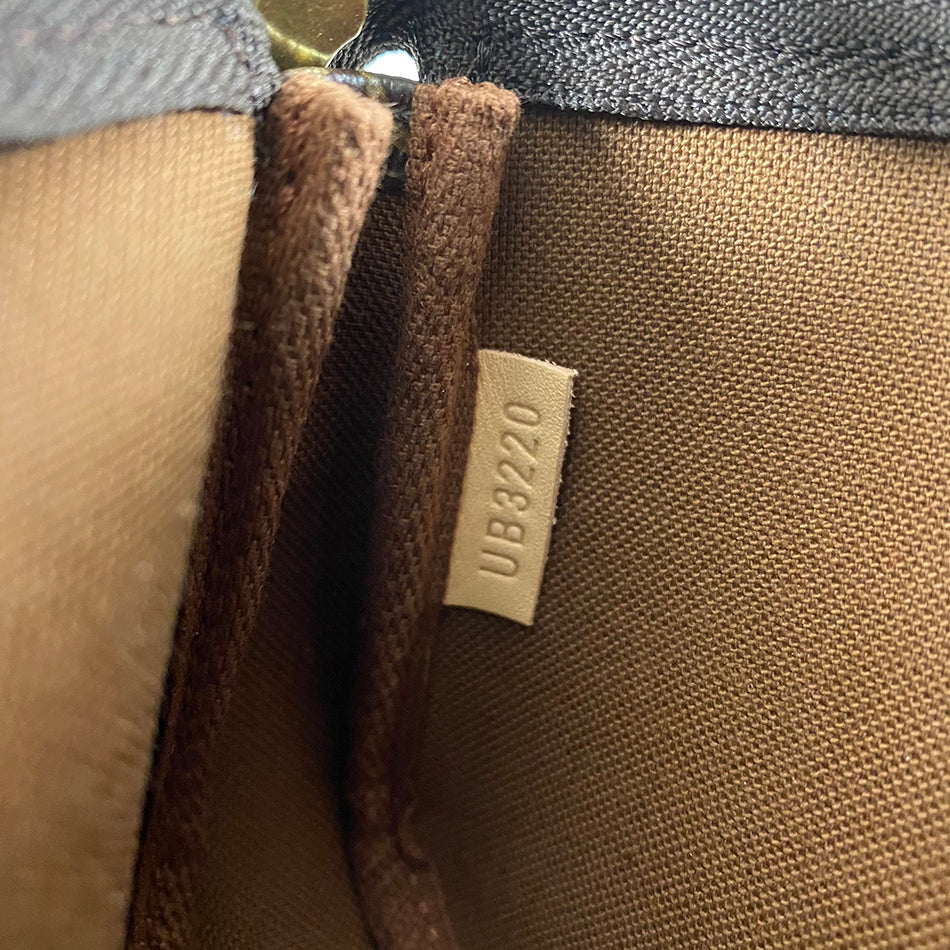 Louis Vuitton – Mini Pochette Accessoires Mon Monogram with Strap – Queen  Station