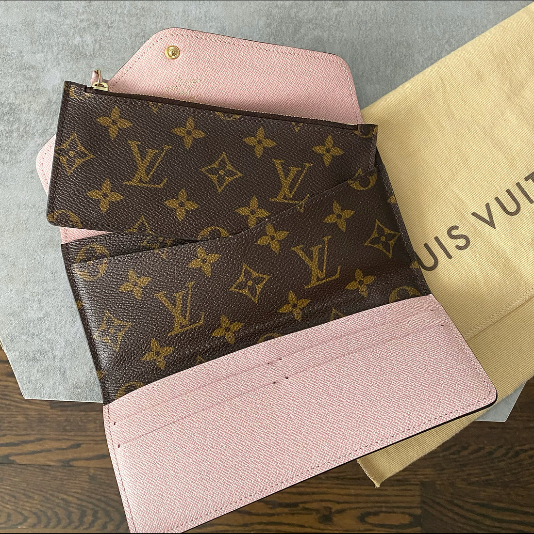 Louis Vuitton Wide Trifold Passport Wallet – yourvintagelvoe
