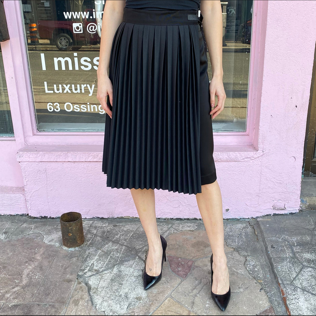 Loewe Black Pleated Skirt with Leather Belt – 44 / L / 12