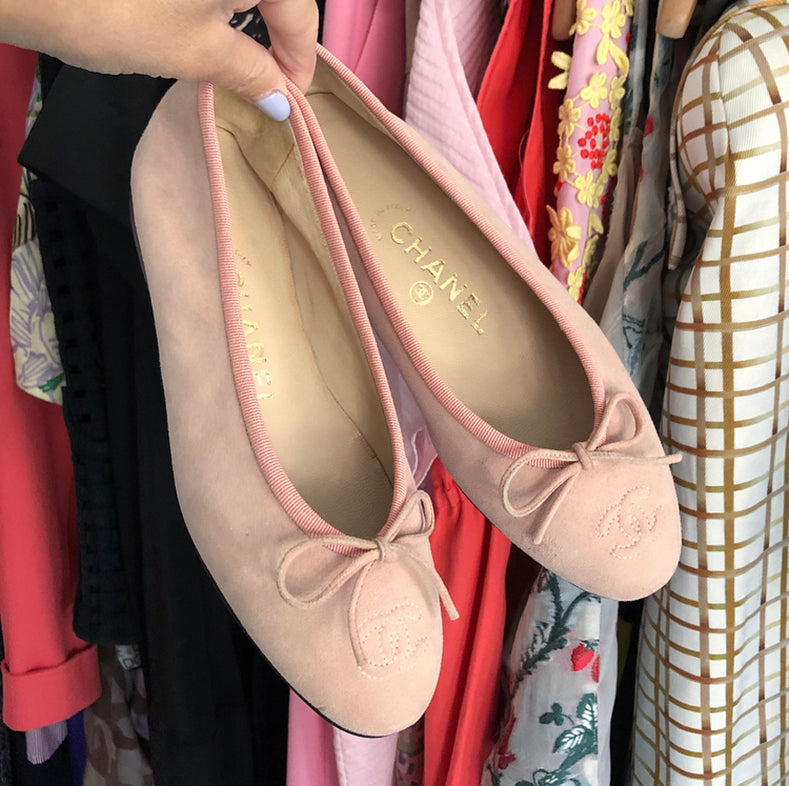 Chanel Light Shell Pink Suede CC Ballet Flat Shoes - 5.5