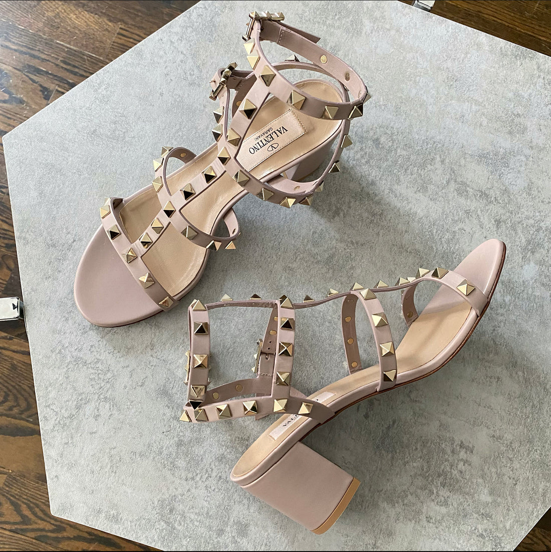 Valentino rockstud hotsell block heel