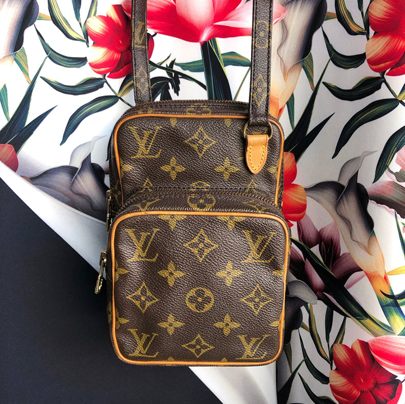 80's Louis Vuitton monogram crossbody mini bag vintage