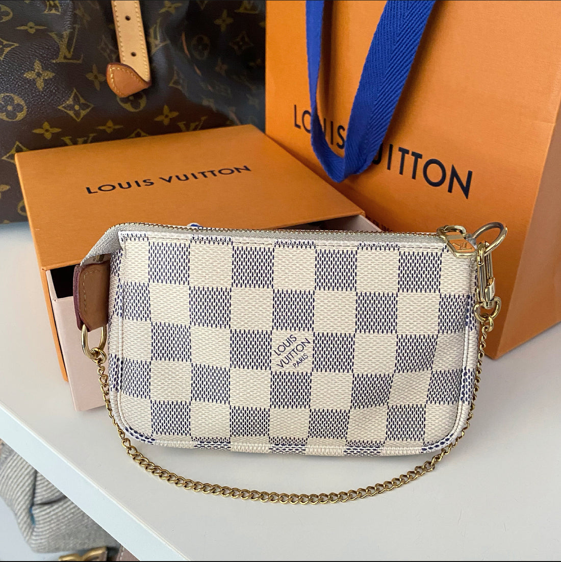 Louis Vuitton Mini Pochette Accessoires Damier Azur Canvas One Size Cloth  ref.1028866 - Joli Closet