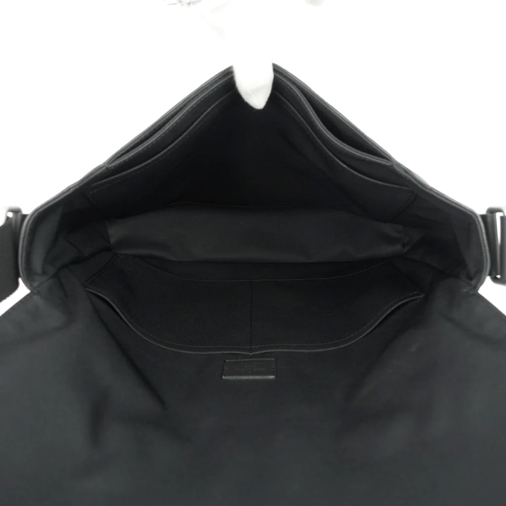 Louis Vuitton Damier Infini Embossed Leather District MM Messenger Bag – I  MISS YOU VINTAGE
