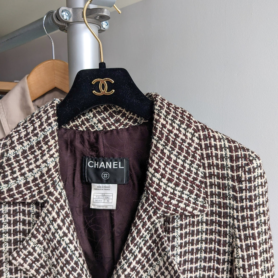 Chanel 01A Vintage Brown and Cream Tweed Jacket - FR40 / 8 – I MISS YOU  VINTAGE