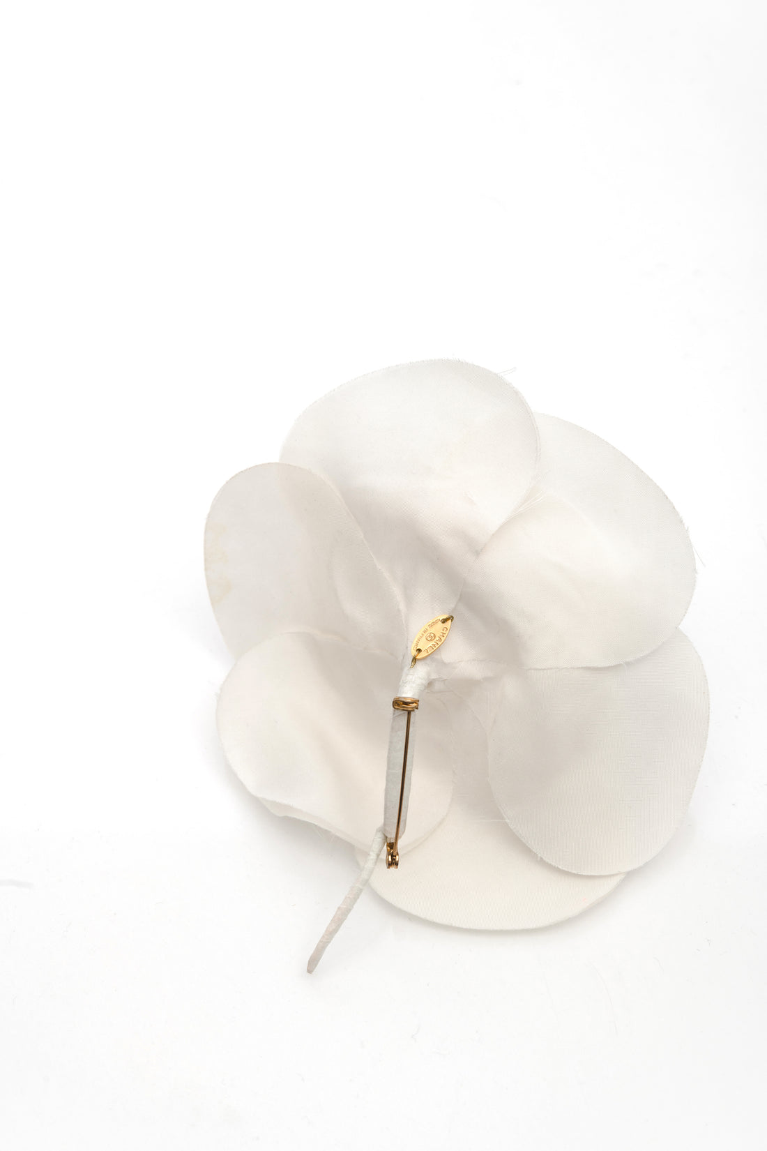 CHANEL White Camellia Brooch – The Paper Bag Princess Vintage