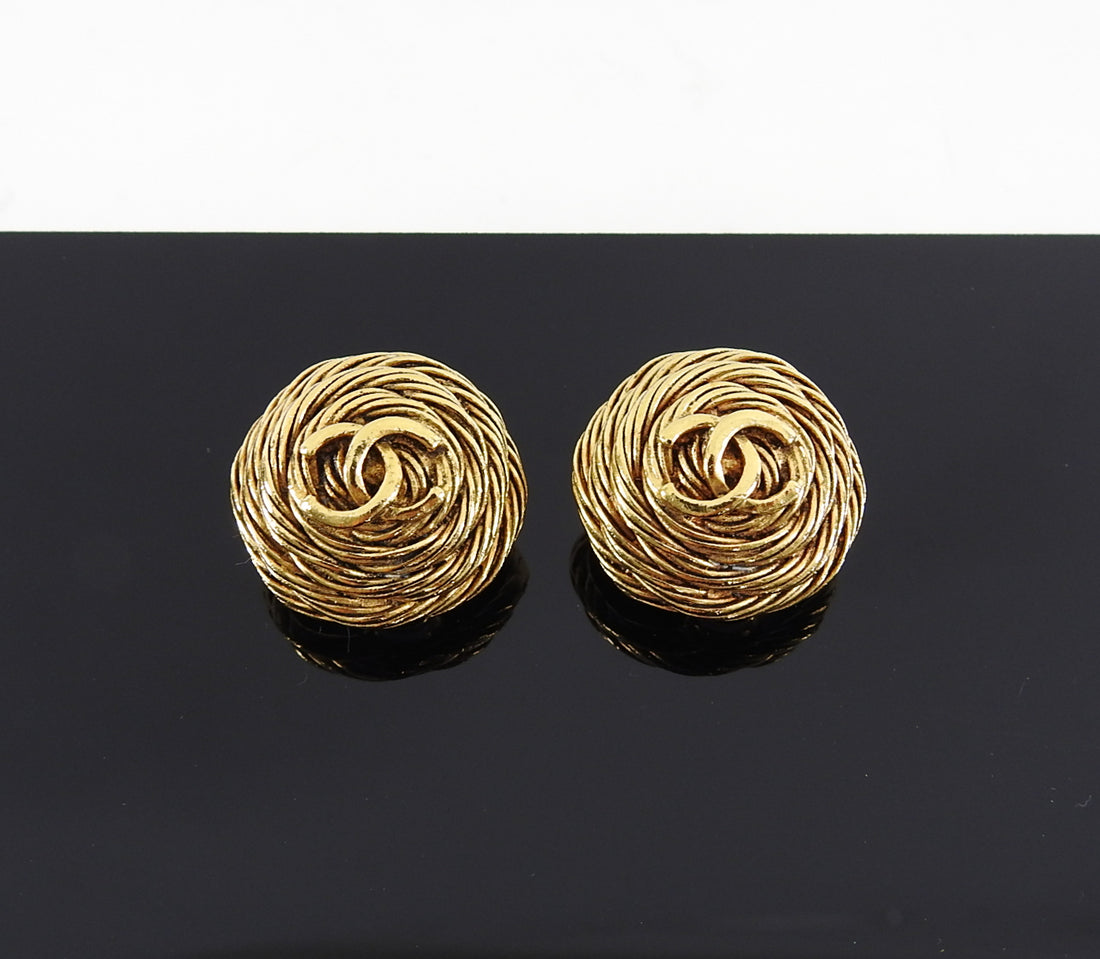 Chanel Vintage 1994 Gold CC Round Clip Earrings