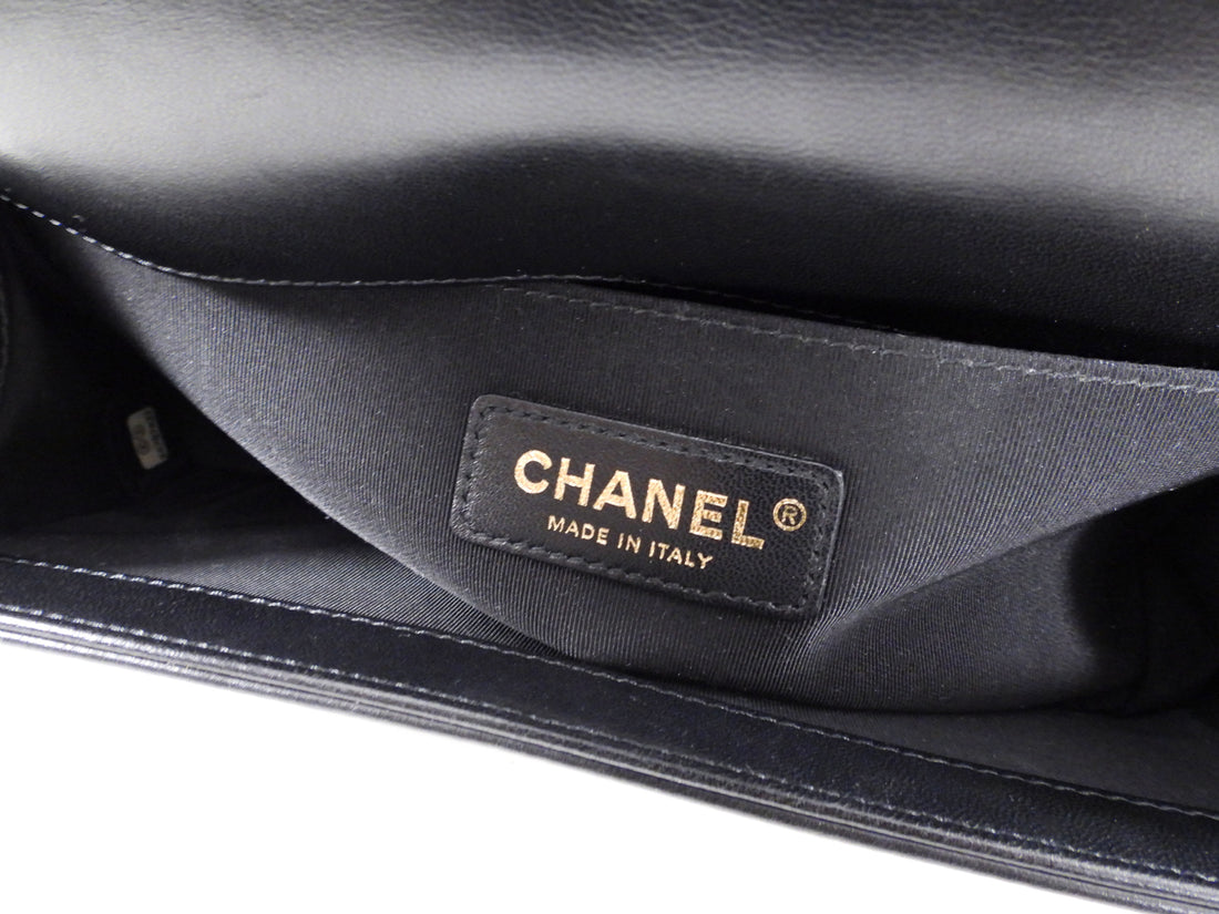 Chanel Black Vintage Lambskin Shoulder Bag ○ Labellov ○ Buy and