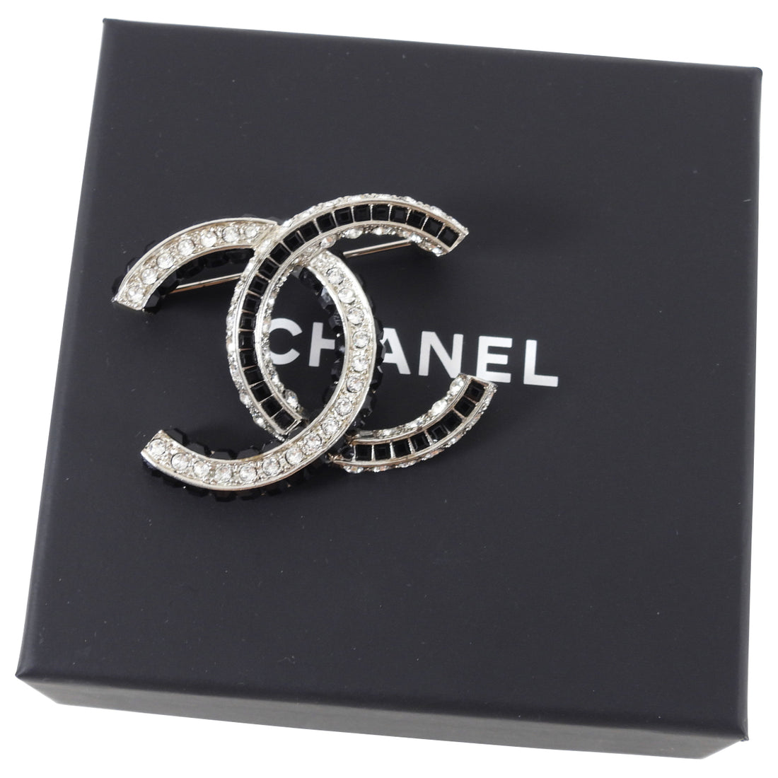 Chanel 17P CC Strass Crystal Embellished Brooch Pin