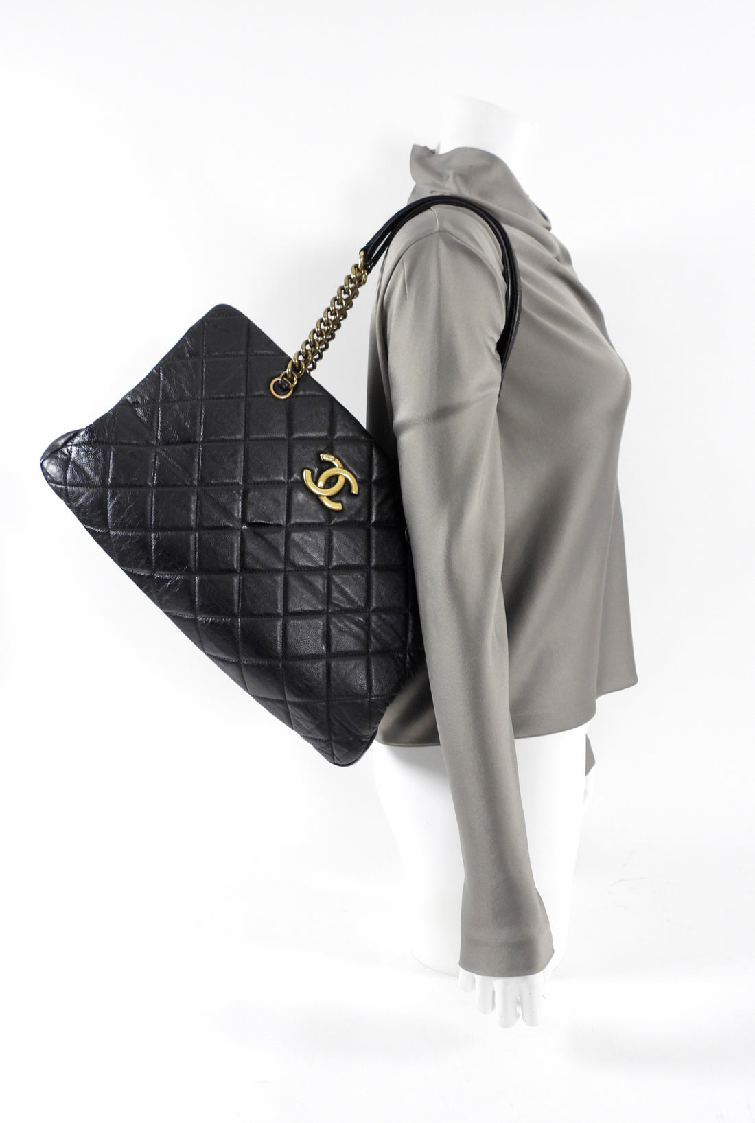 Chanel 2021 Black Leather Quilted Logo Shopping Tote at 1stDibs