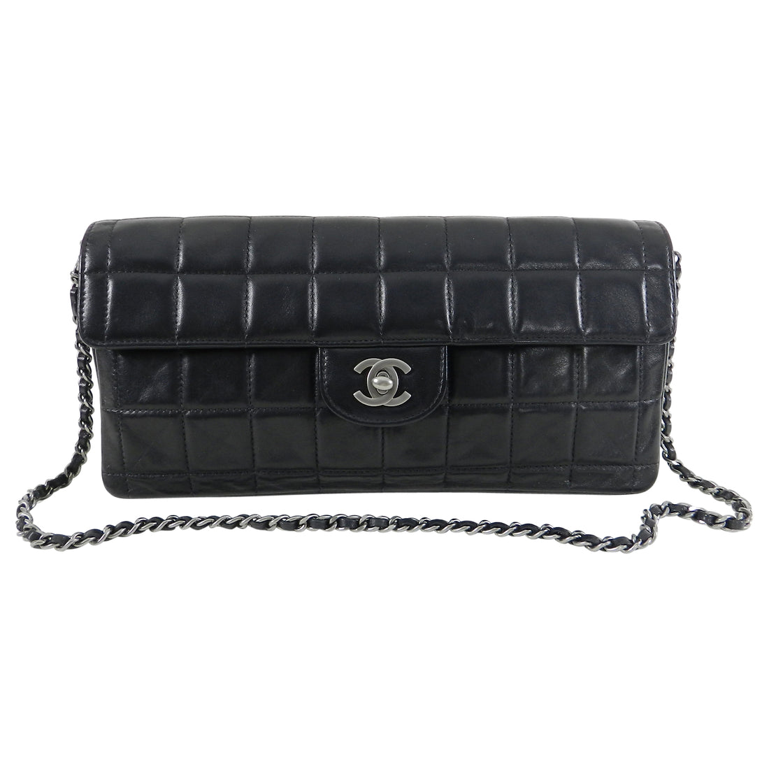 Chanel - Authenticated East West Chocolate Bar Handbag - Synthetic Black for Women, Very Good Condition