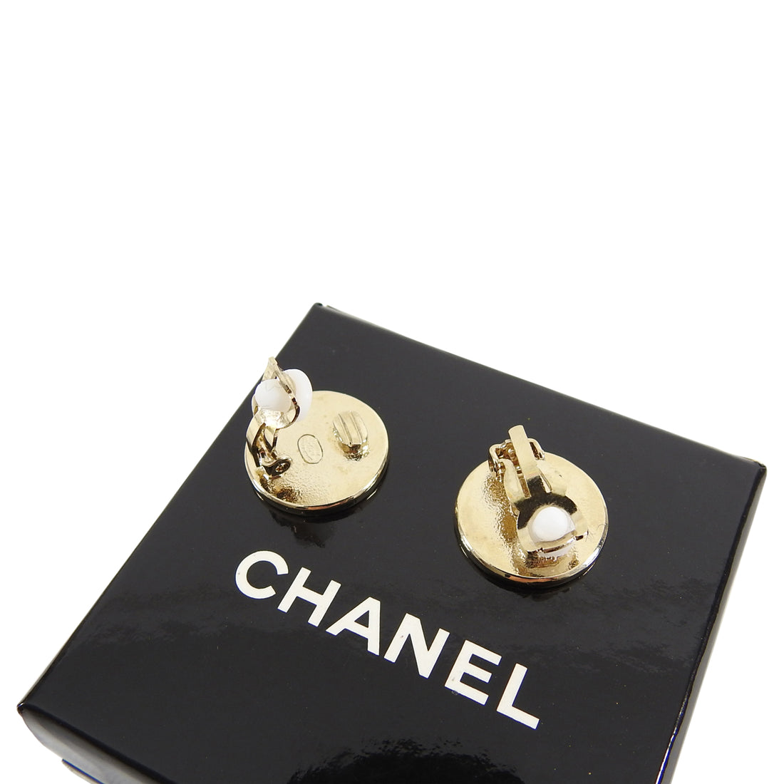 Vintage Chanel Earrings #wardrobot #vintage #fashion #style #vintagefashion  #vintageclothing #vintagest… in 2023