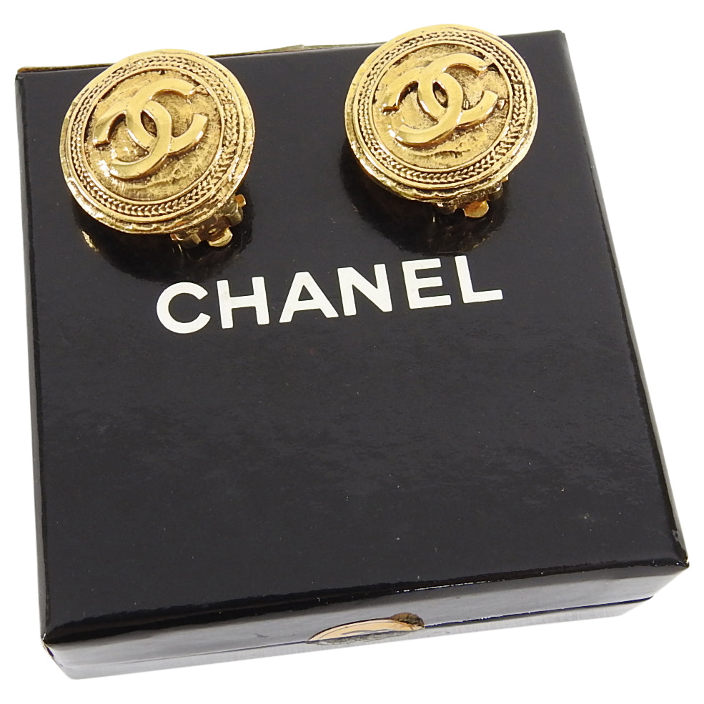 CHANEL Coco Mark Logo Clip-on Earrings Vintage Women 96P Gold-tone Y1736