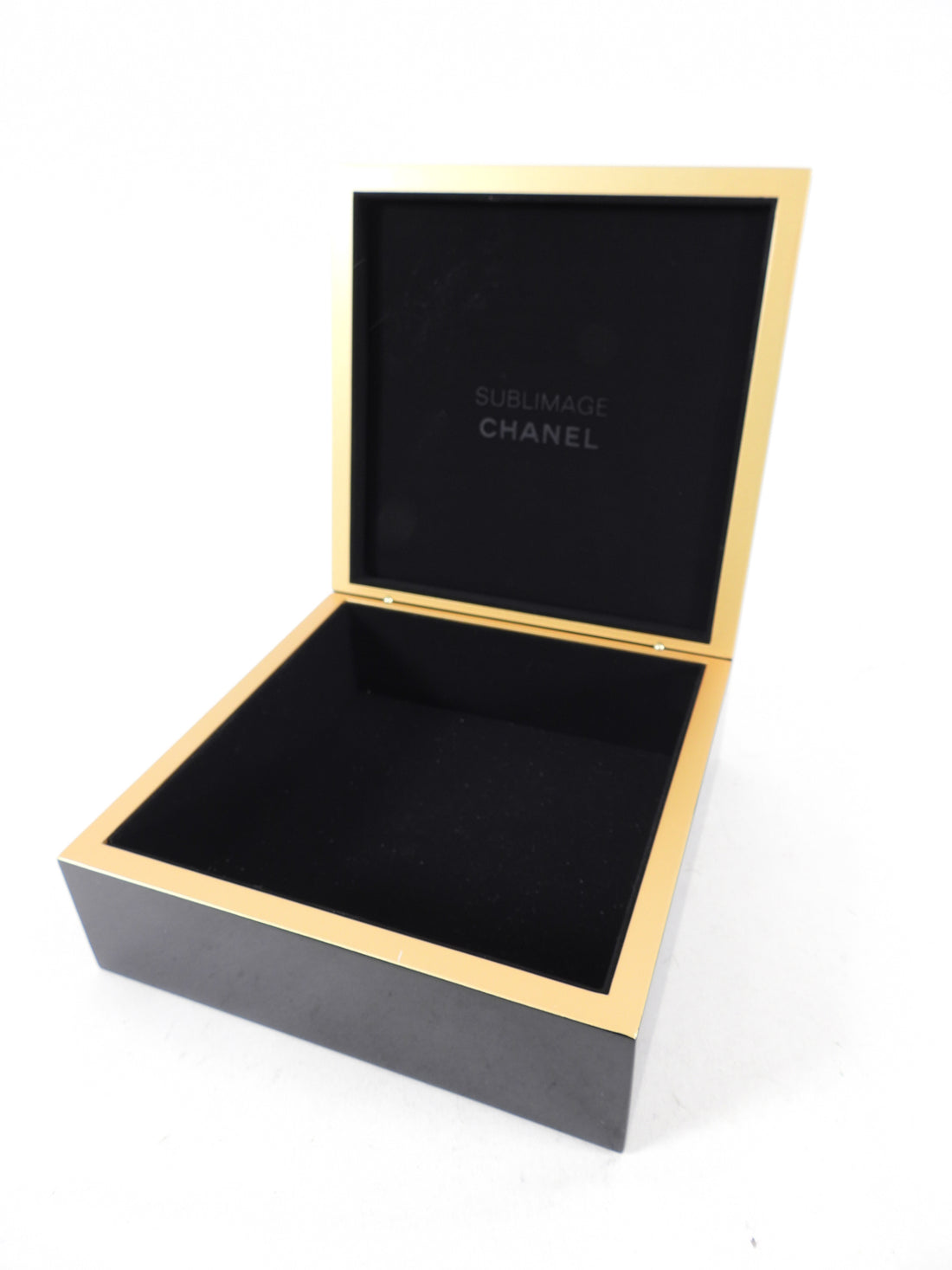 Chanel Quilted Lambskin Leather CC Pearl Large Jewellery Box For Sale at  1stDibs