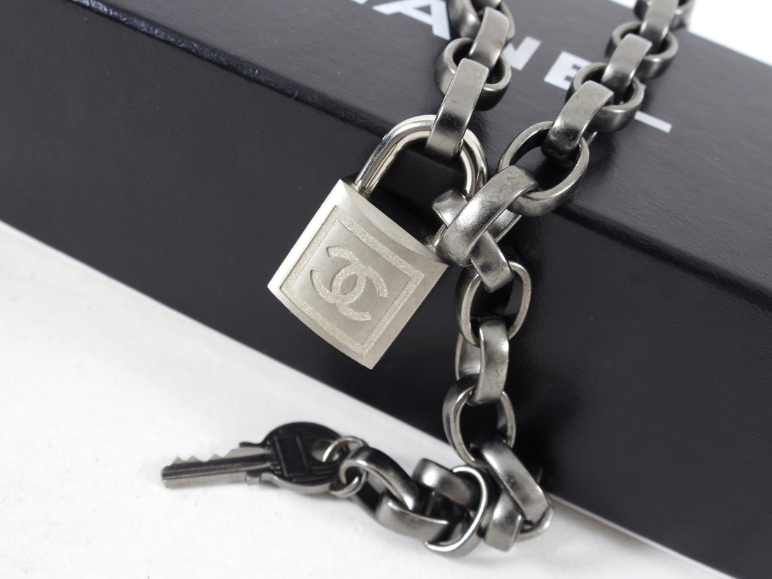 Chanel Vintage 03A Padlock and Key Chain Belt 
