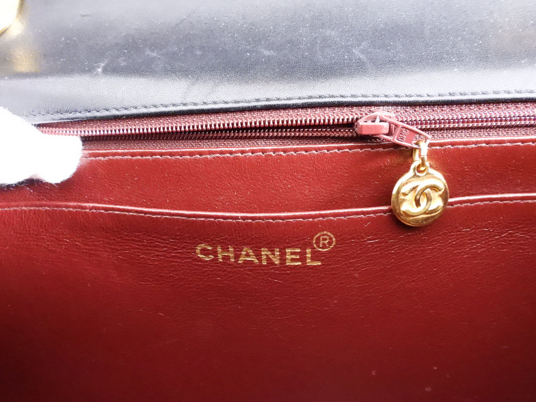 Chanel 1994 Vintage Black Caviar Etched CC Messenger Flap Bag 24k GHW –  Boutique Patina