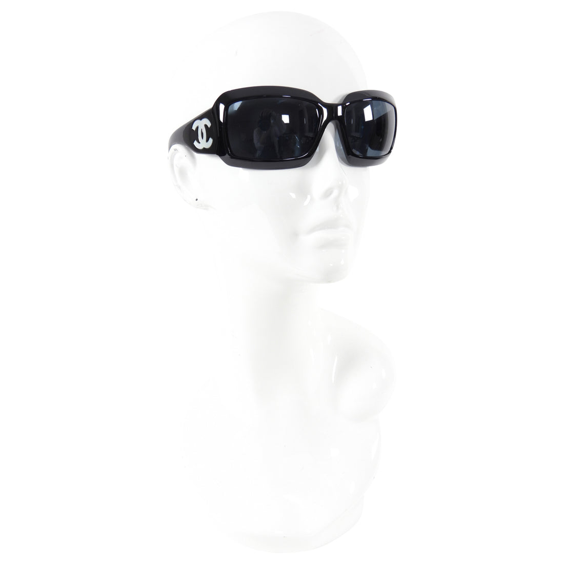 1990s Chanel Rectangular Black Sunglasses Monogram Mother Of Pearl CC's –  Modig