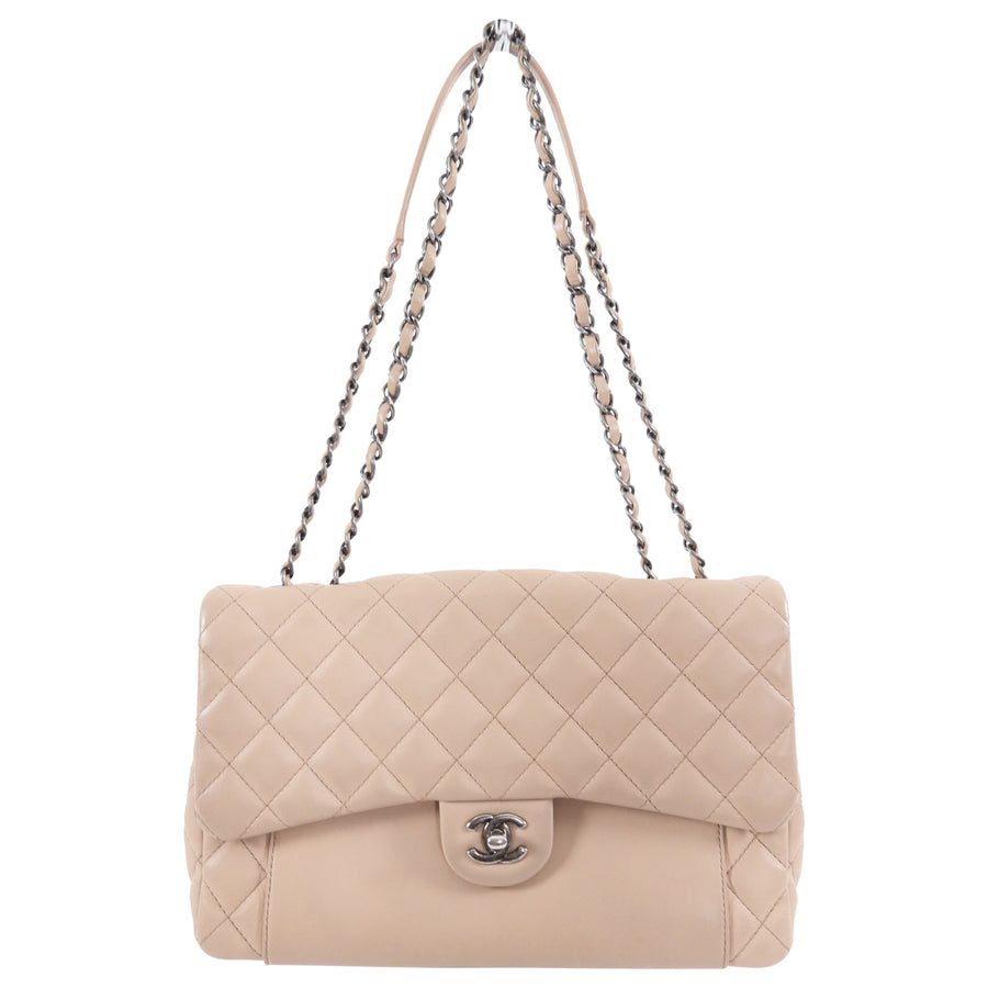 m ✨ on X: this nude chanel bag  / X