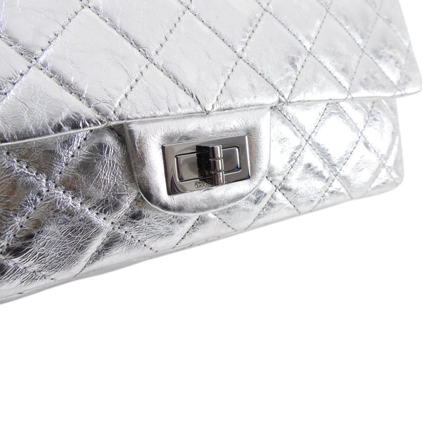 Chanel 2.55 Reissue 227 shoulder bag in White quilted leather, black silver  HW