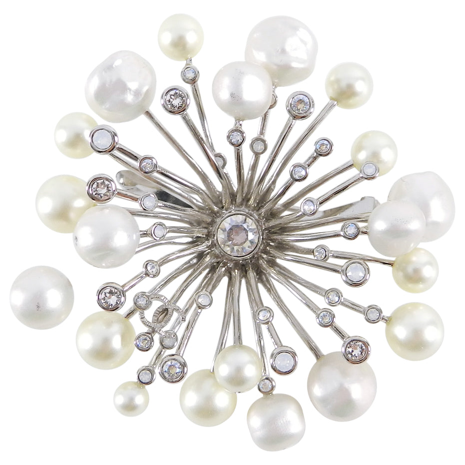 ♔ Chanel brooch  Chanel pearls, Fashion jewelry, Chanel jewelry