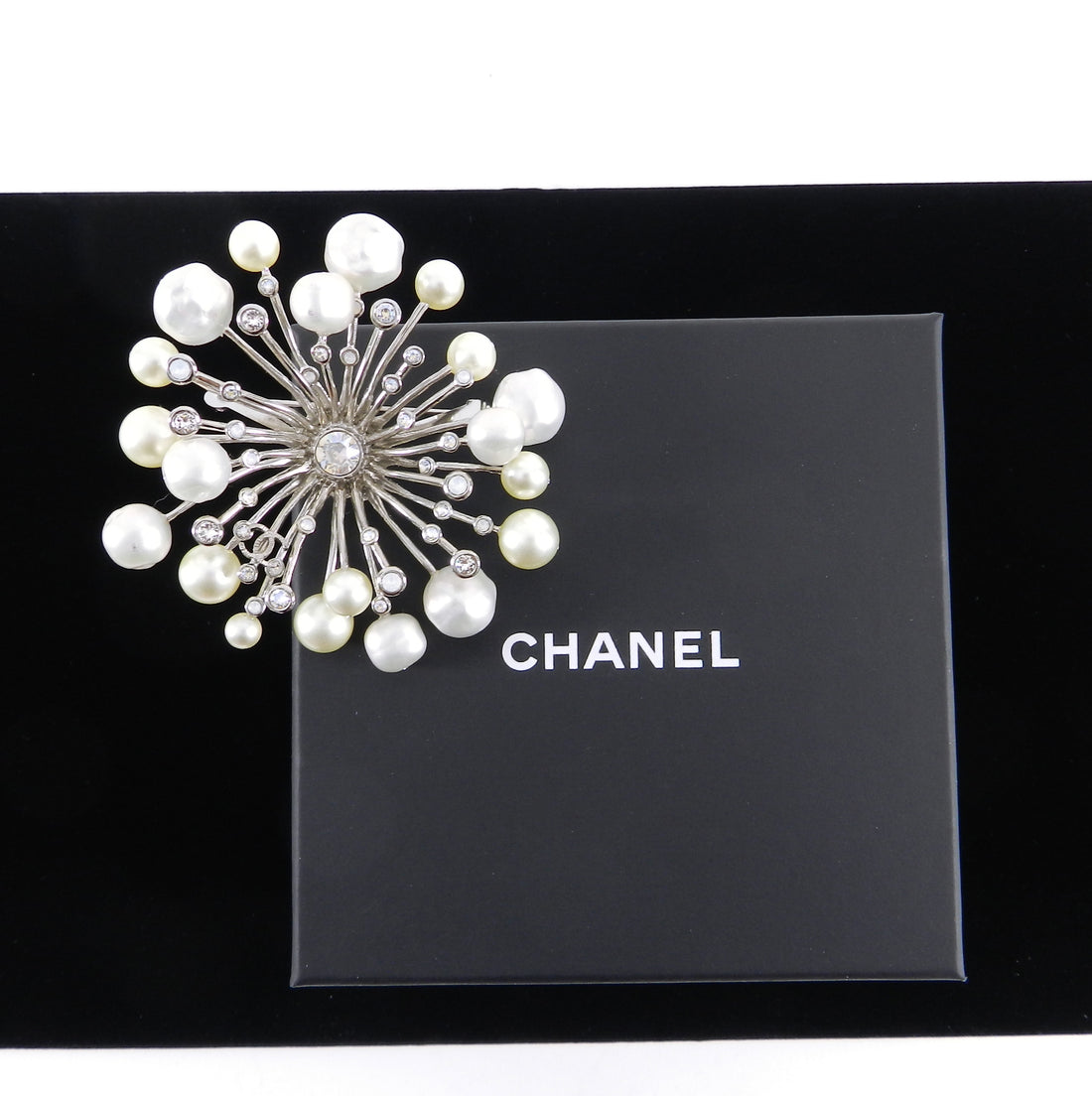 Chanel 17K Starburst Pearl CC Runway Brooch Pin – I MISS YOU VINTAGE