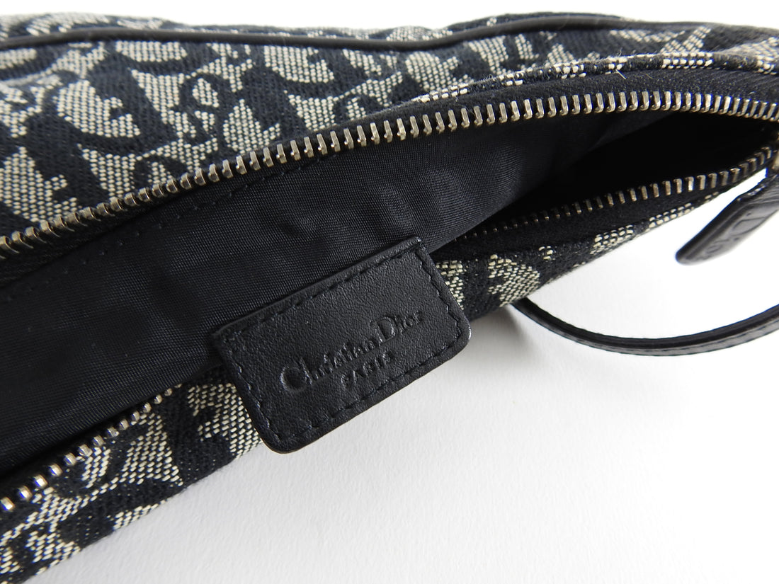 Circa 2000 Saddle 20 cm clutch bag in Dior Oblique navy…