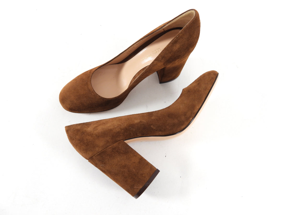 Brown block 2024 heel pumps