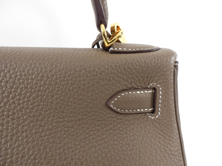 Hermes Kelly 28 Retourne Clemence Trench Gold Tone Hardware Handbag GHW -  Chronostore