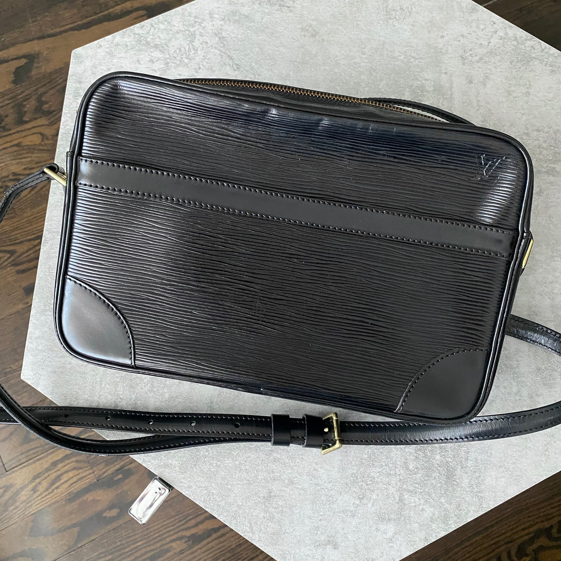 Louis Vuitton Black Epi Leather Trocadero Crossbody Bag 827lv99