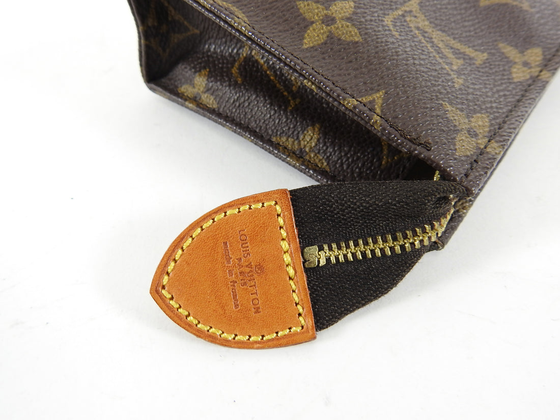 Louis Vuitton Monogram Toiletry Pouch 15 Cosmetic Case Poche Toilette  1025lv9 For Sale at 1stDibs