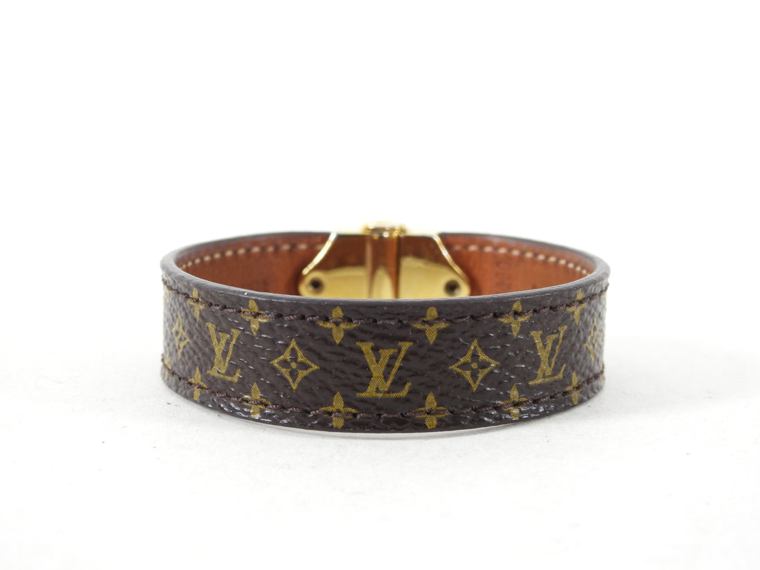 Louis Vuitton Fasten Your LV Bracelet Size 17cm