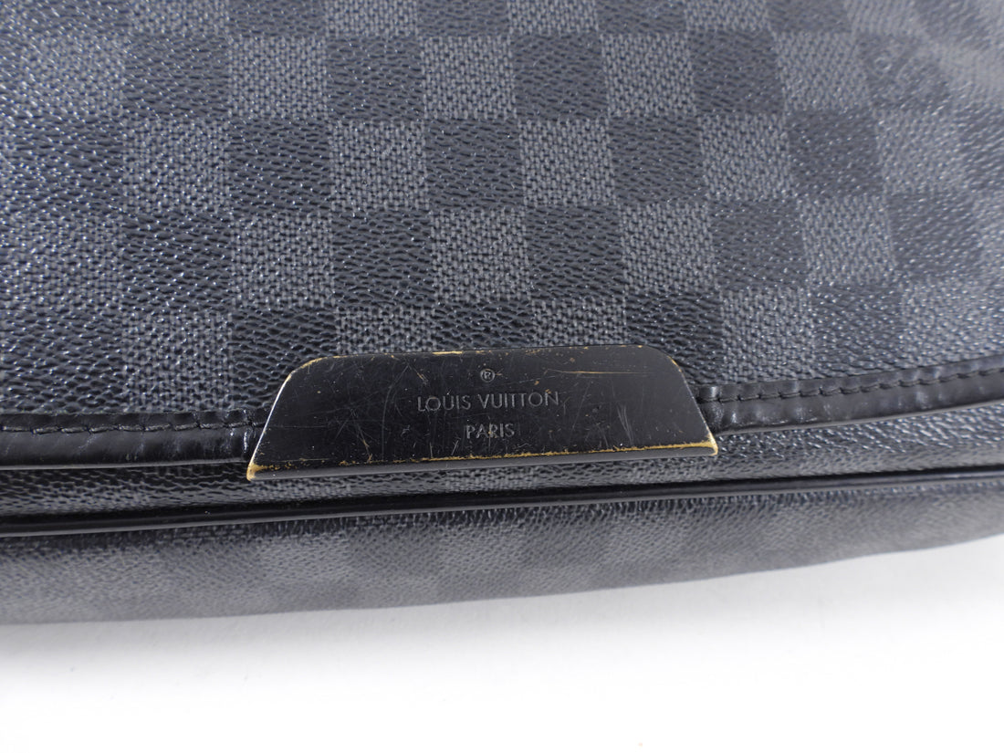Louis Vuitton Damier Graphite Laptop Renzo Messenger Bag Louis Vuitton