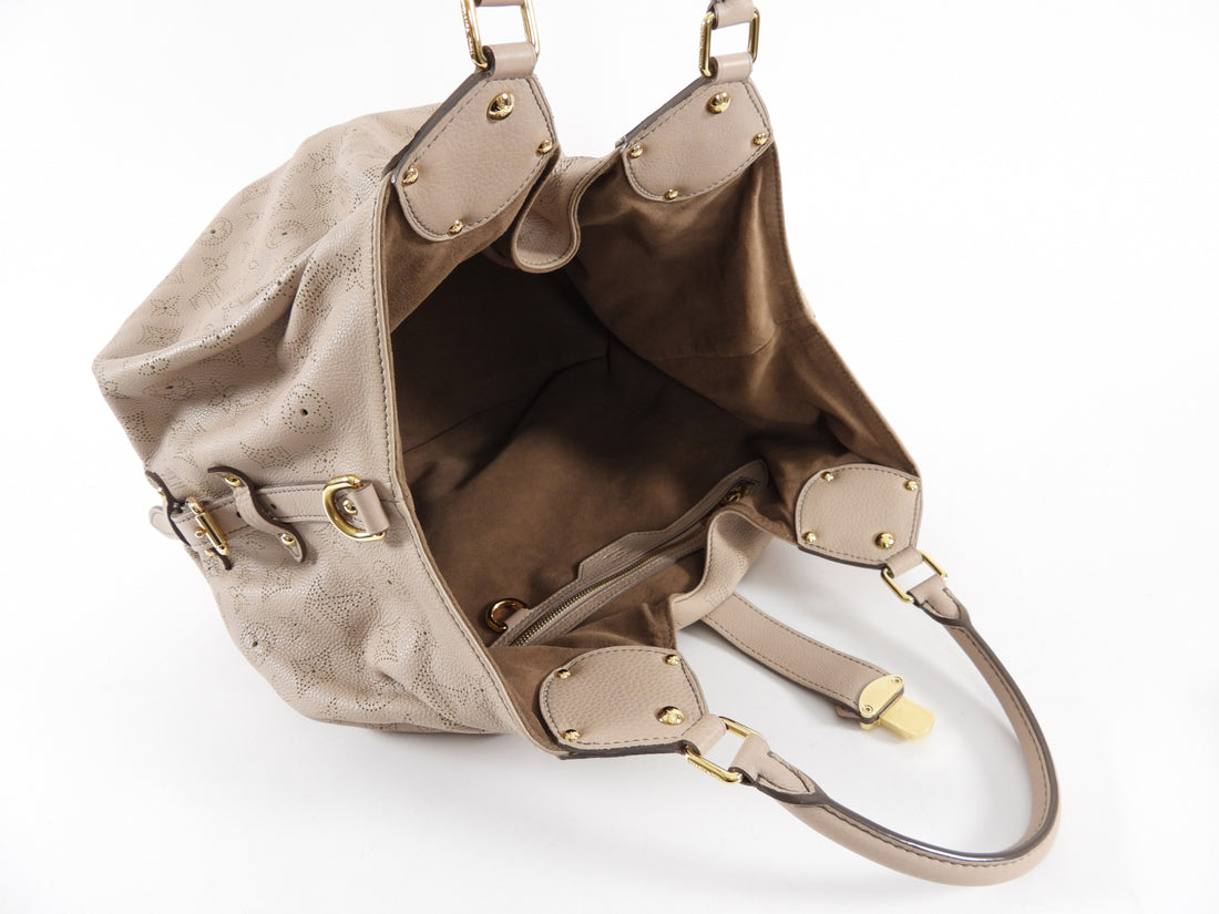 Mahina leather handbag Louis Vuitton Beige in Leather - 30952803