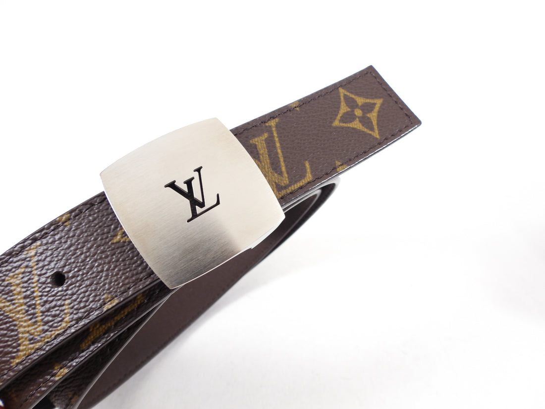 Sold at Auction: A lady's Louis Vuitton style white leather belt with brass  LV buckle. size: 44/110