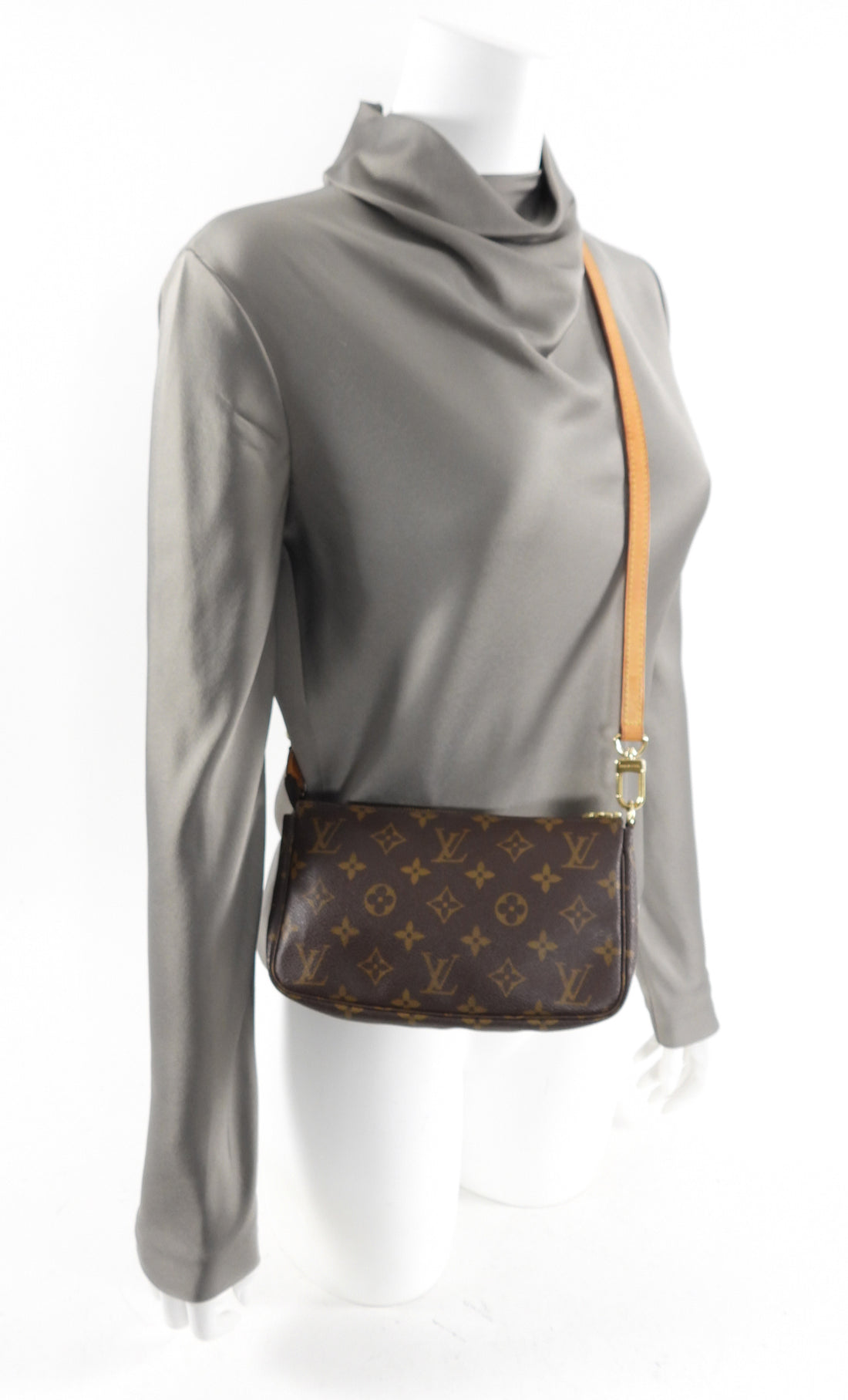 Louis Vuitton Monogram Canvas Pochette Accessoires Shoulder Strap