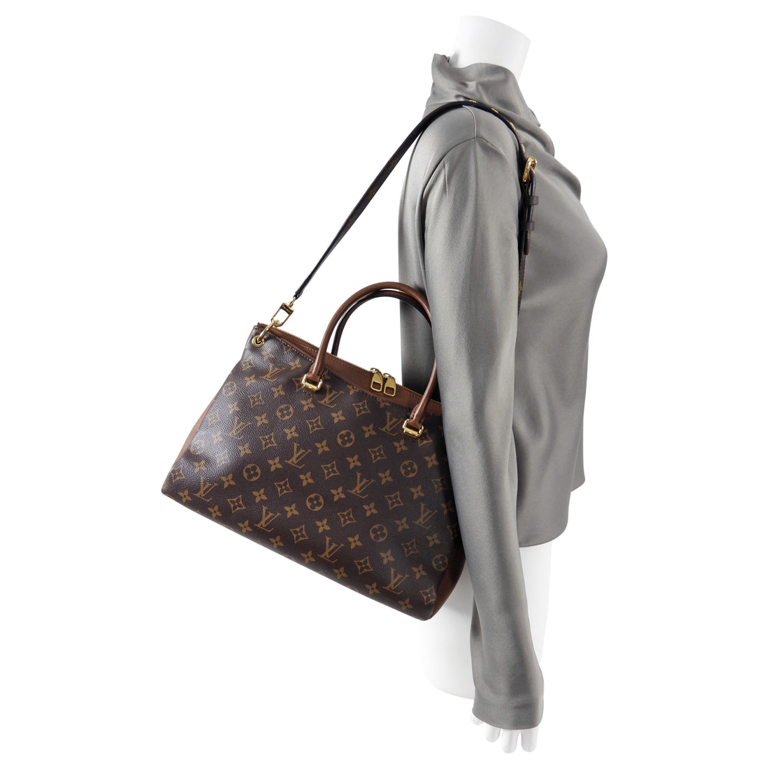 Pallas cloth handbag Louis Vuitton Brown in Cloth - 30611874