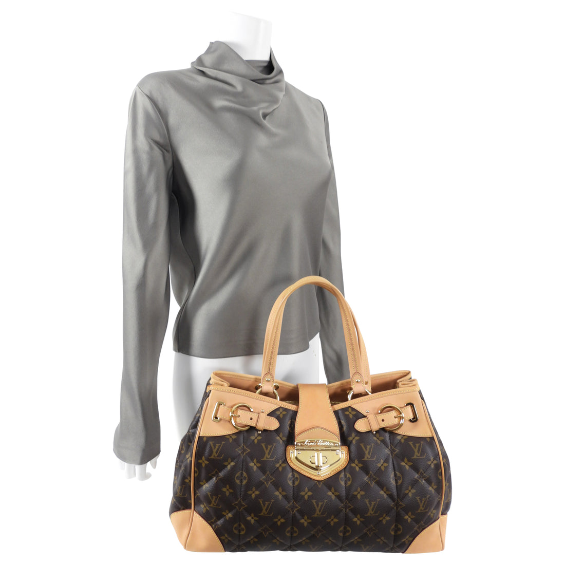 Lots of details on the Louis Vuitton Etoile Shoppers Tote. The quiltin