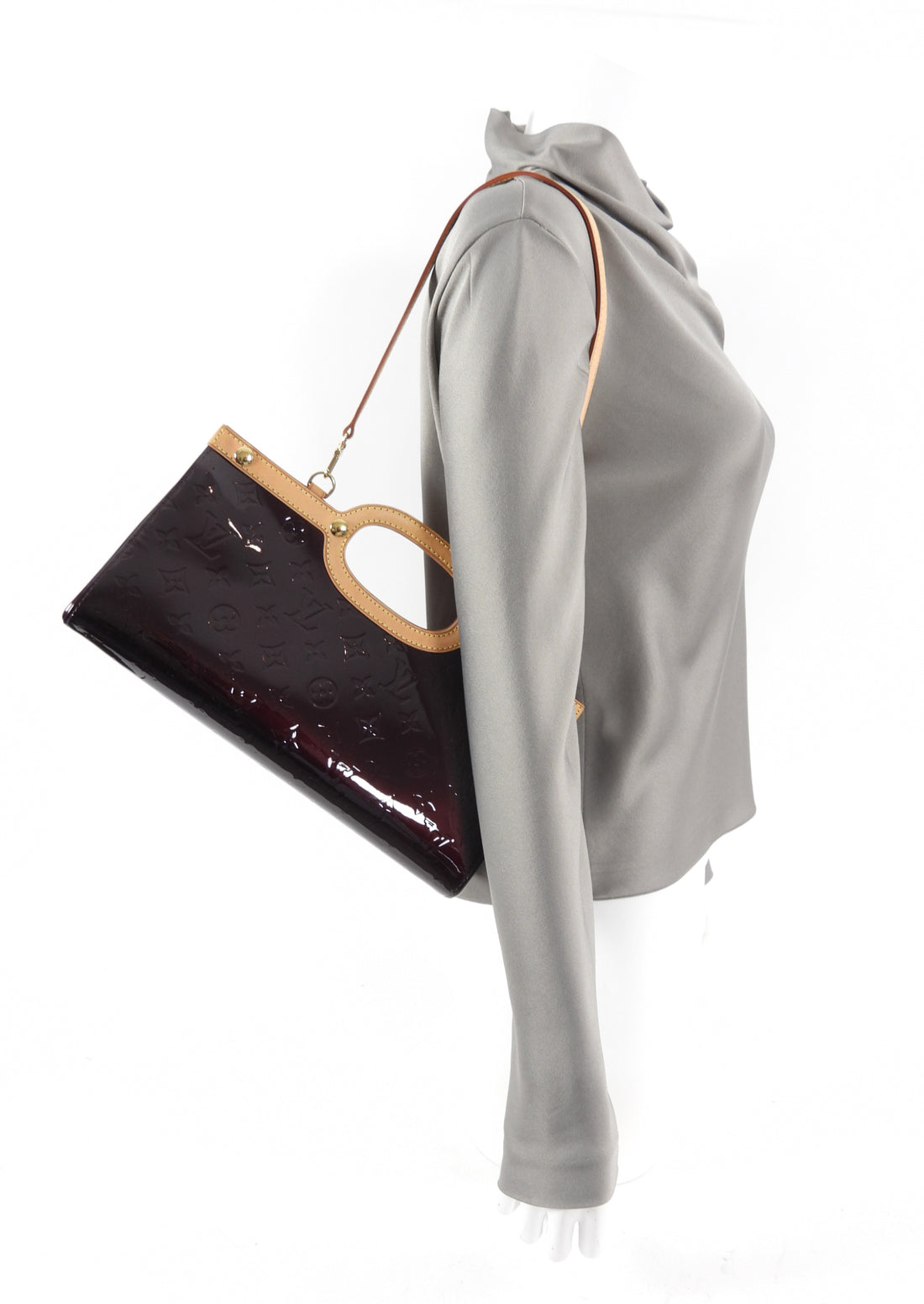 Louis Vuitton Roxbury Drive, Luxury, Bags & Wallets on Carousell