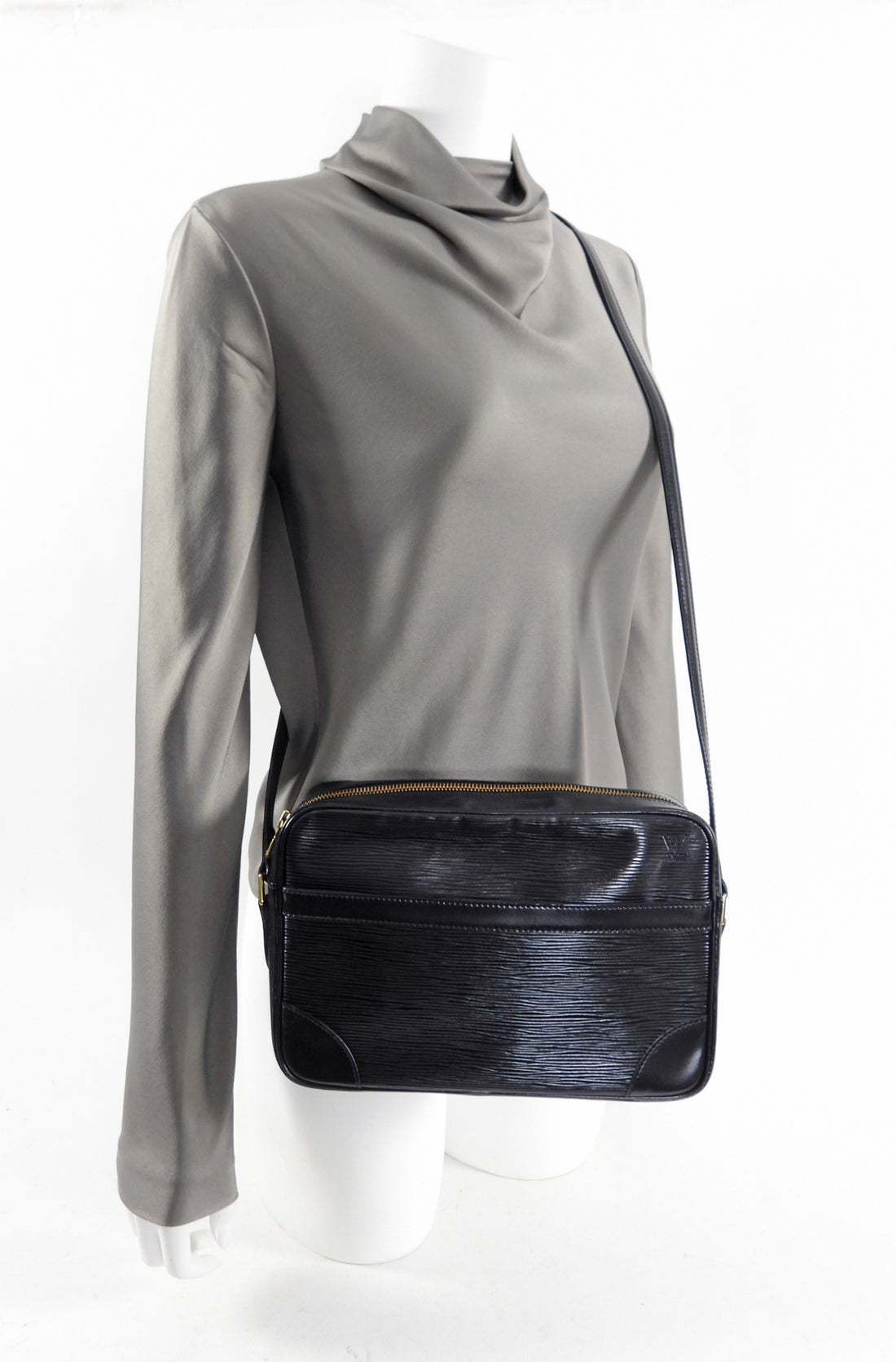 Louis Vuitton Black Epi Leather Trocadero Crossbody Bag 827lv99