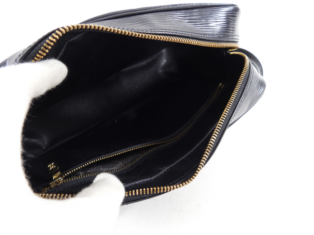 Louis Vuitton Vintage 1990 Black Epi Leather Trocadero Crossbody Bag – I  MISS YOU VINTAGE